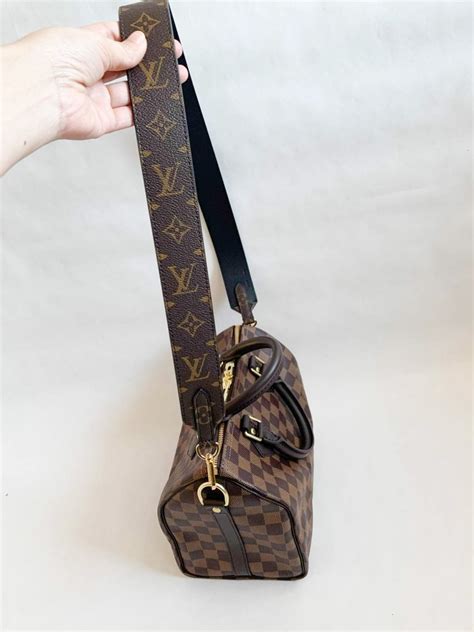 louis vuitton hand pouch|louis vuitton pouch with strap.